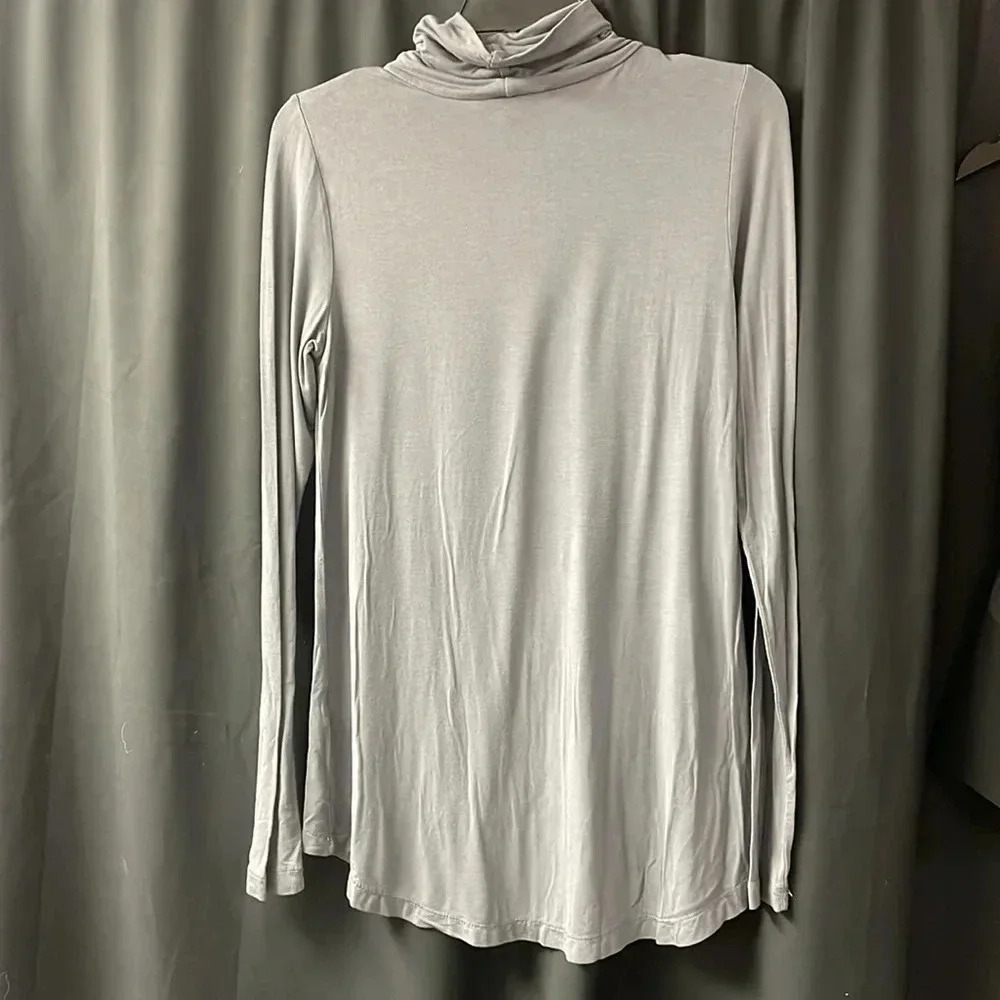 Gray Turtle Neck‎ S - Picture 2 of 3